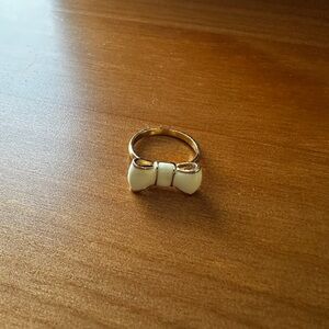 Kate spade white enamel bow ring sz 7 “take a bow”